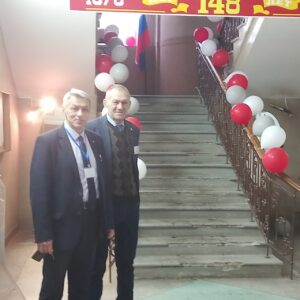 Сотрудники встречают гостей